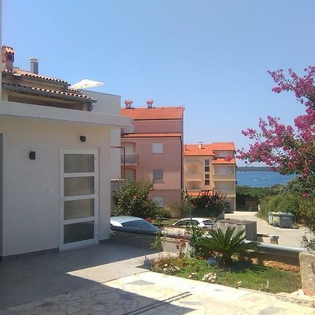 Guesthouse Adria Pula Exterior photo