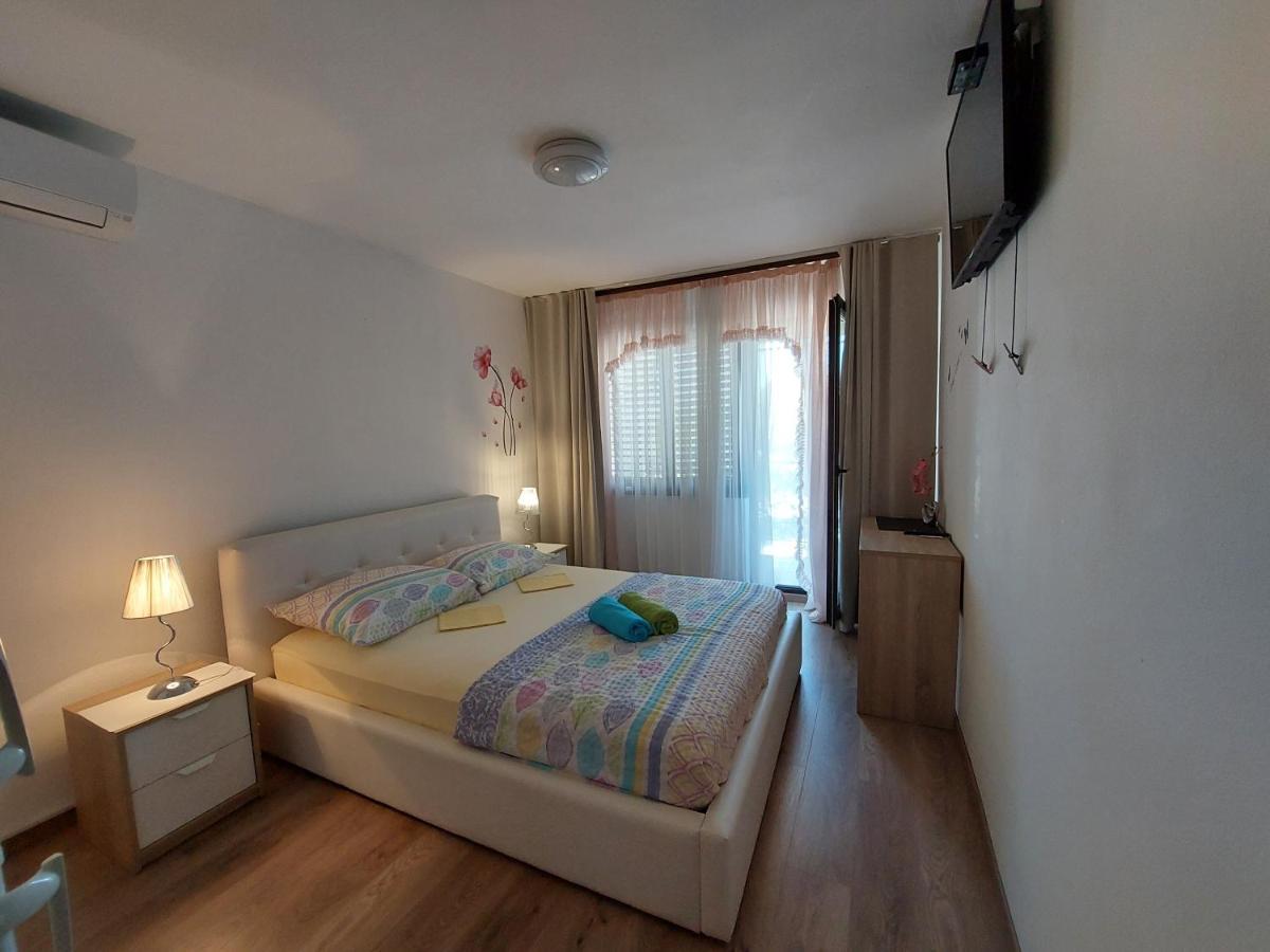Guesthouse Adria Pula Exterior photo