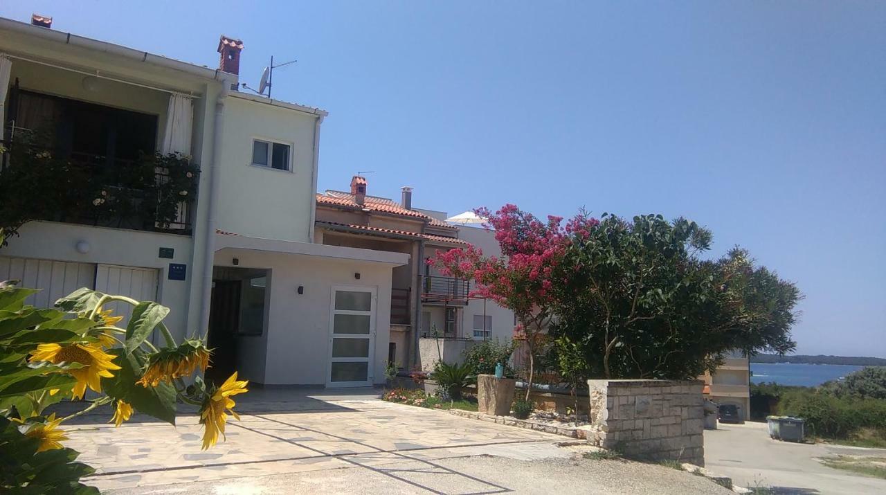 Guesthouse Adria Pula Exterior photo